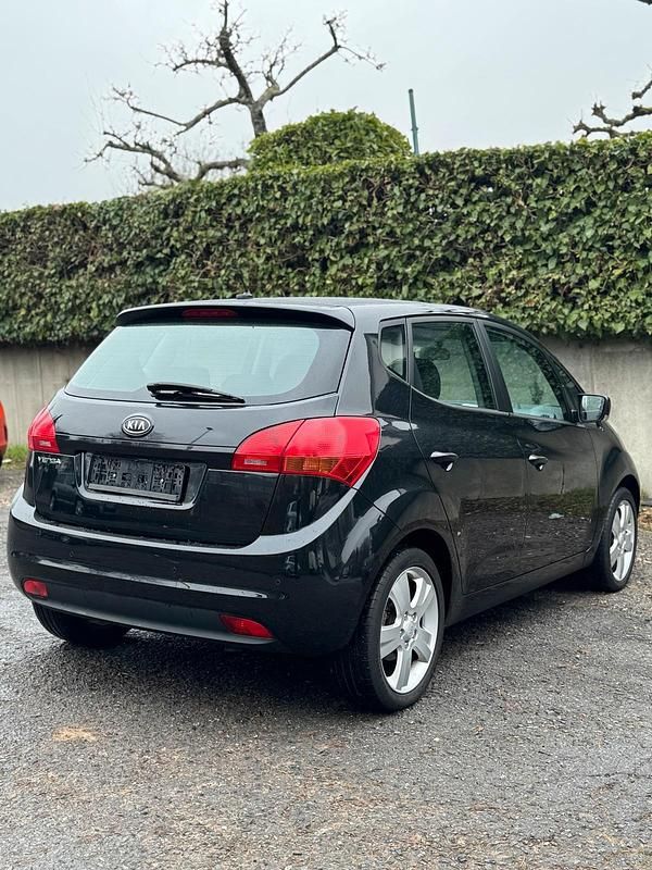 Gebraucht Kia Venga Spirit 125 PS (91 kW) 2012 Schwarz Kleinwagen