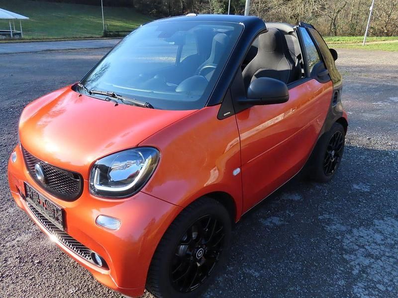 Gebraucht Smart ForTwo Cabrio Passion 71 PS (52 kW) 2017 Orange Cabrio
