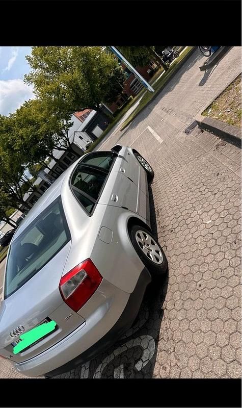 Silber Gebraucht 2002 Audi A6 Kombi | 4.500 € - Bild 1/4