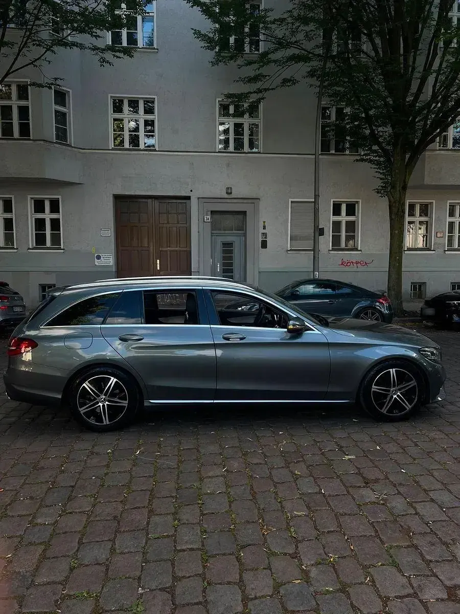 Gebraucht Mercedes C220 194 PS (142 kW) 2020 Silber Limousine