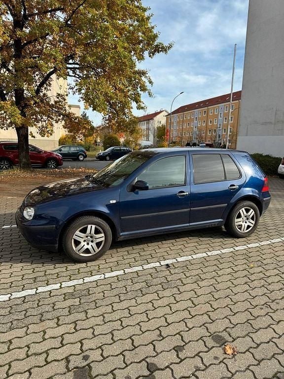Blau Gebraucht 2002 VW Golf IV Kombi | 1.888 € (Fairer Preis) - Bild 1/4