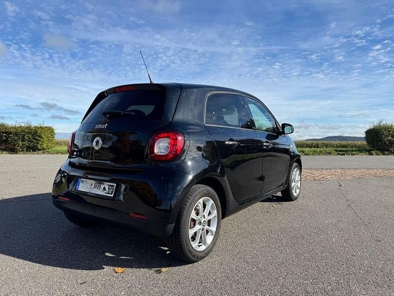 Gebraucht Smart ForFour Passion 71 PS (52 kW) 2016 Schwarz Kleinwagen