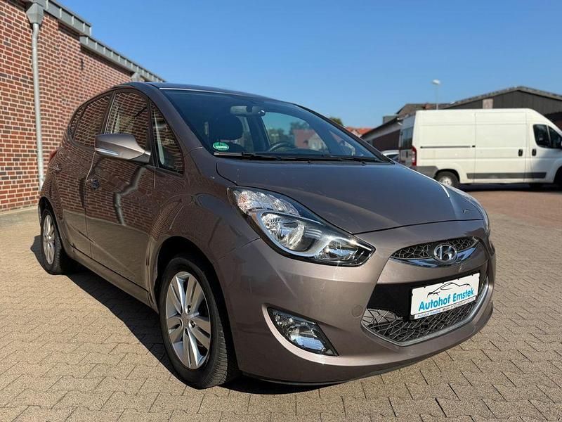 Gebraucht Hyundai ix20 Classic 90 PS (66 kW) 2011 Braun Kleinwagen