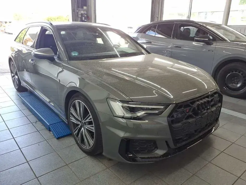 Gebraucht Audi S6 Ambiente 344 PS (253 kW) 2025 Chronosgrau metallic (metallic) Kombi