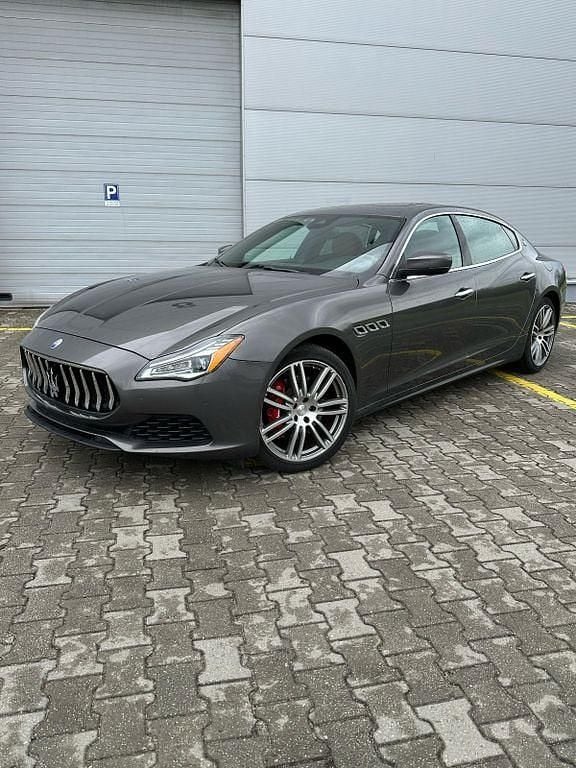 Grau Gebraucht 2018 Maserati Quattroporte Limousine | 29.500 € - Bild 1/4