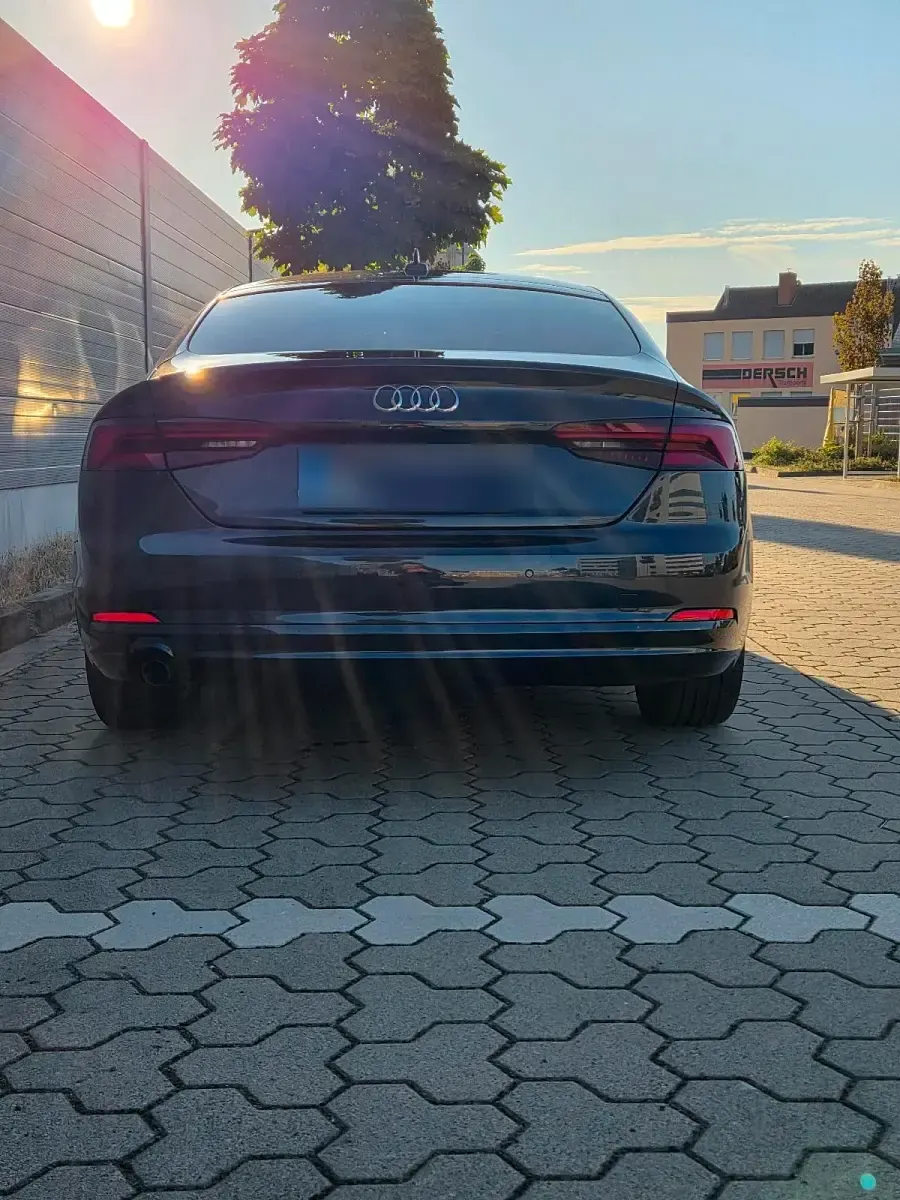 Gebraucht Audi A5 Design 150 PS (110 kW) 2017 Blau Coupé