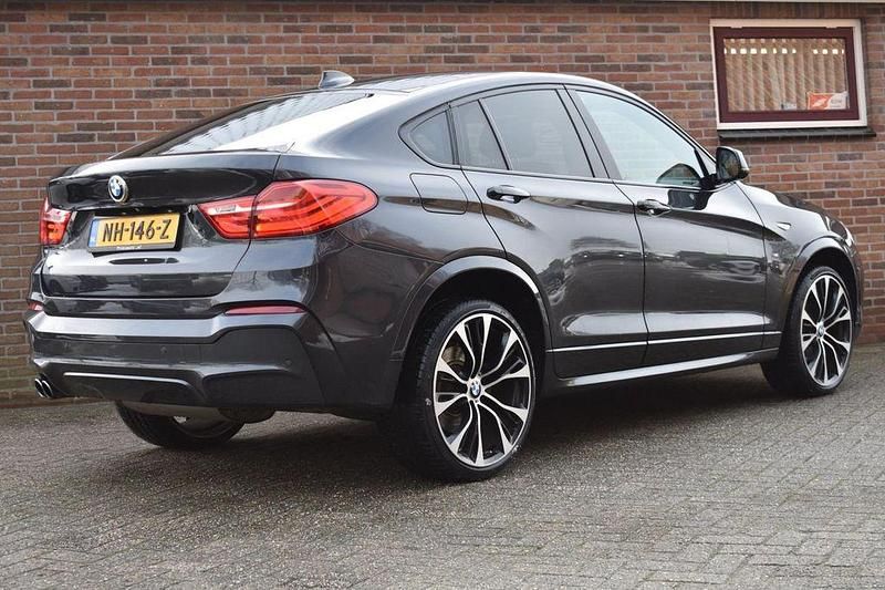 Gebraucht BMW X4 Executive 258 PS (189 kW) 2015 Grau SUV