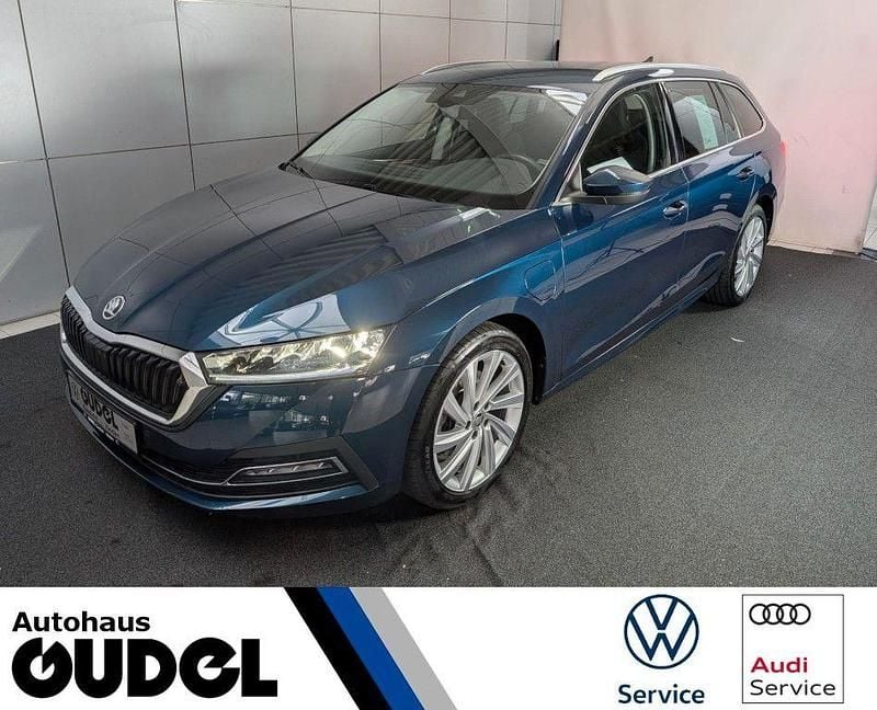 Modra lava/lava blau Gebraucht 2022 Skoda Octavia Style Kombi | 23.840 € (Fairer Preis) - Bild 1/4