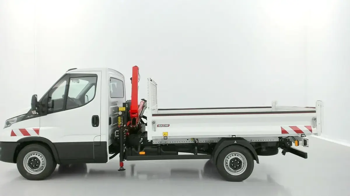 Nouă Iveco Daily 136 CP (100 kW) 2025 Alb Van