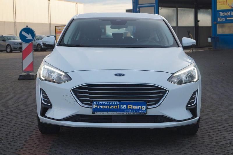 Gebraucht Ford Focus 101 PS (74 kW) 2020 Weiß Limousine