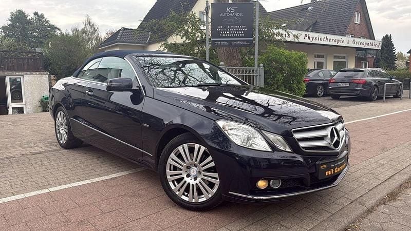 Usata Mercedes E200 184 CV (135 kW) 2010 Blu Cabrio