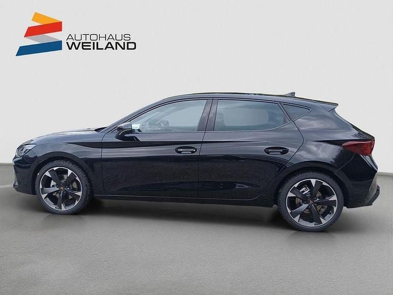 Neu Cupra Leon 150 PS (110 kW) 2025 Midnight schwarz metallic Limousine