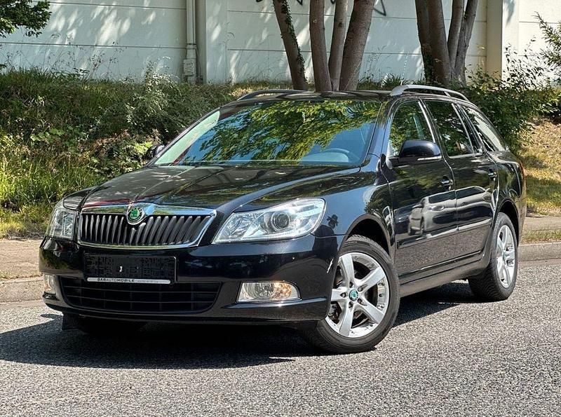 Schwarz Gebraucht 2010 Skoda Octavia Ambiente Kombi | 5.000 € (Guter Preis) - Bild 1/4