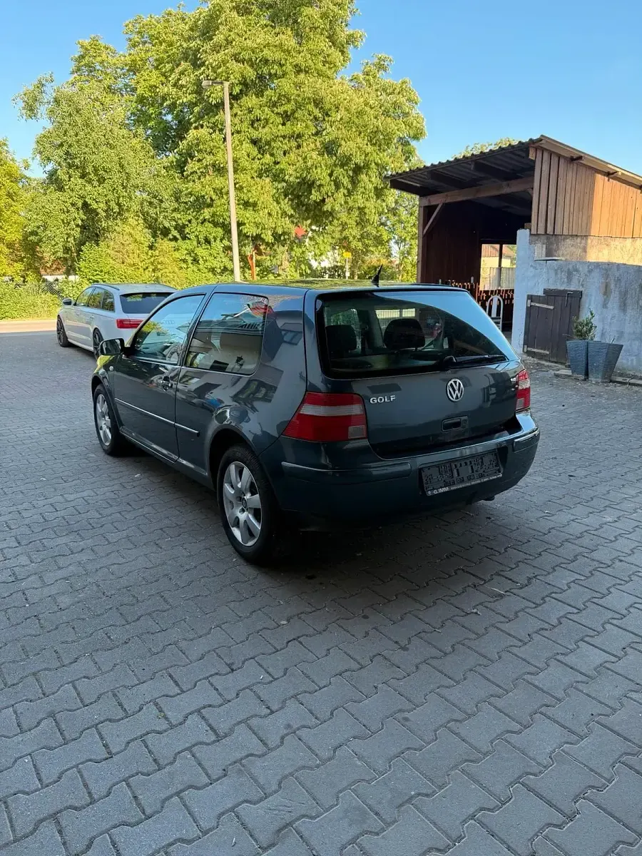 Gebraucht VW Golf IV 105 PS (77 kW) 2003 Blau Kleinwagen