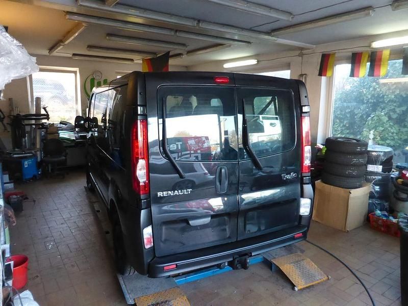 Gebraucht Renault Trafic 114 PS (83 kW) 2010 Schwarz Van / Kleinbus