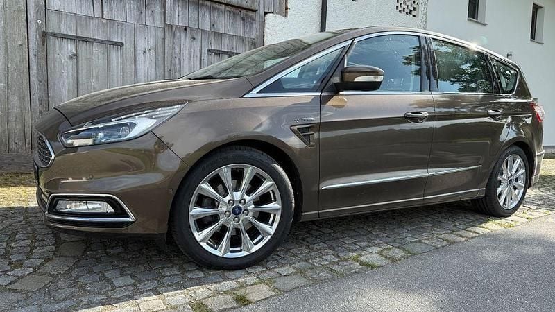Gebraucht Ford S-MAX Vignale 209 PS (153 kW) 2016 Braun Van / Kleinbus