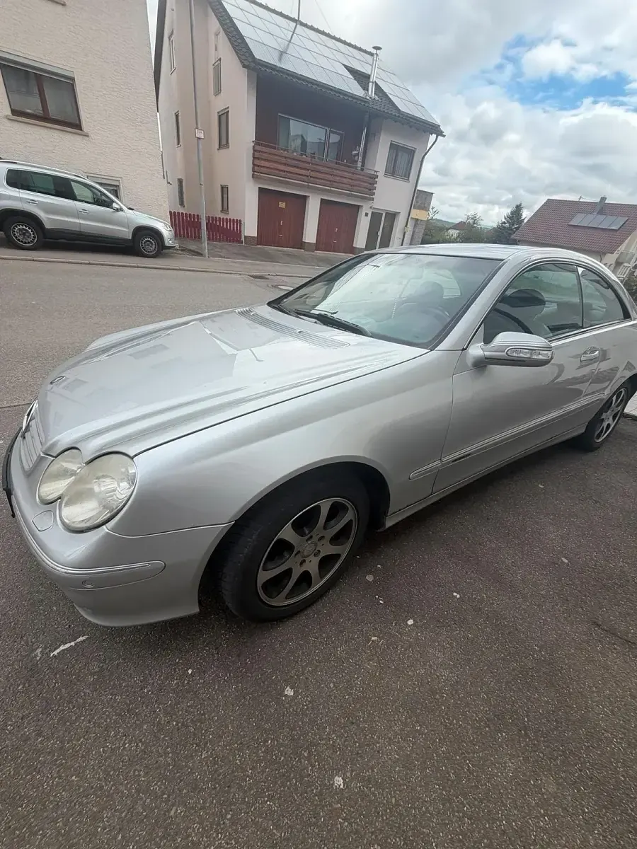 Gebraucht Mercedes CLK320 218 PS (160 kW) 2003 Silber Coupé