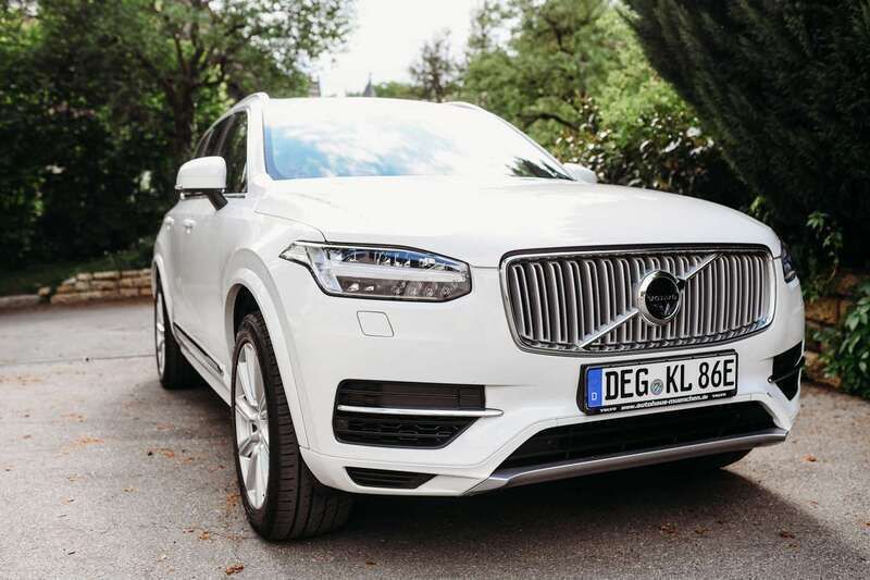 Weiß Gebraucht 2019 Volvo XC90 Inscription SUV | 35.100 € (Fairer Preis) - Bild 1/4