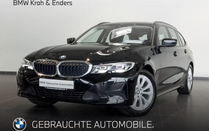 Schwarz Gebraucht 2022 BMW 318 Sport Line Kombi | 21.490 € (Fairer Preis) - Bild 1/4