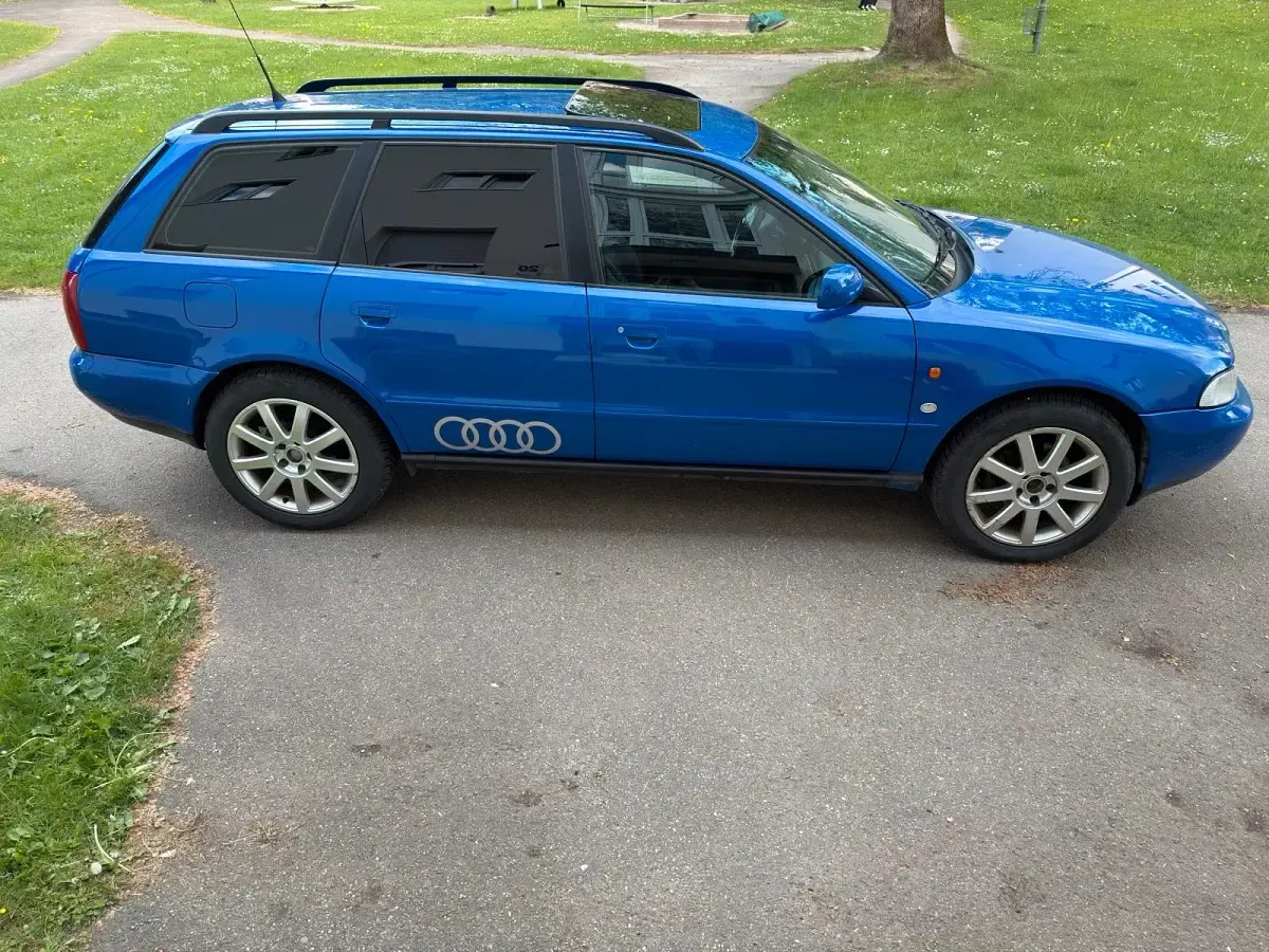Gebraucht Audi A4 150 PS (110 kW) 1996 Blau Kombi