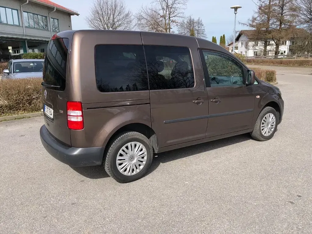 Gebraucht VW Caddy Comfortline 102 PS (75 kW) 2015 Braun Van / Kleinbus