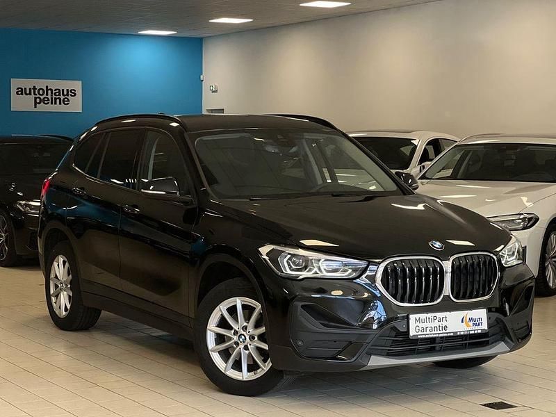 Schwarz Gebraucht 2021 BMW X1 Performance SUV | 21.497 € (Fairer Preis) - Bild 1/4