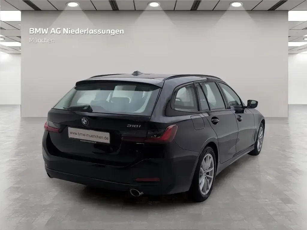 Gebraucht BMW 318 156 PS (114 kW) 2025 Schwarz Kombi