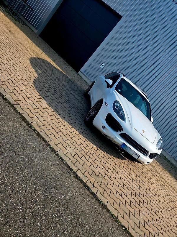 Gebraucht Porsche Cayenne 245 PS (180 kW) 2012 Weiß SUV