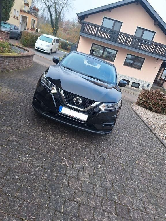 Schwarz Gebraucht 2018 Nissan Qashqai Acenta SUV | 9.900 € (Superpreis) - Bild 1/4
