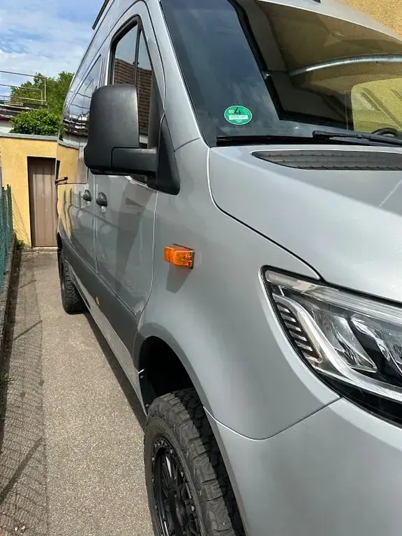 Używany Mercedes Sprinter 190 KM (139 kW) 2021 Srebrny Van