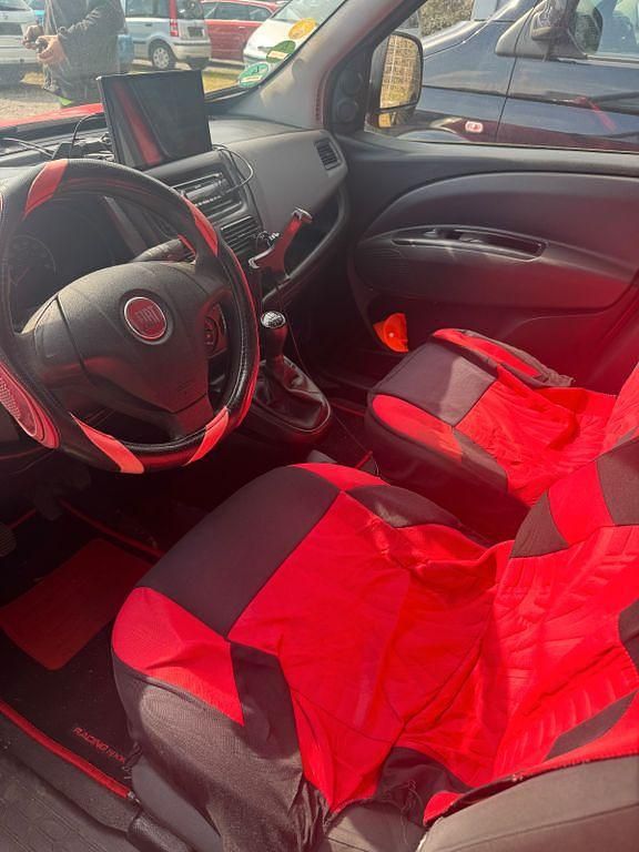 Gebraucht Fiat Doblò 90 PS (66 kW) 2014 Rot Van / Kleinbus