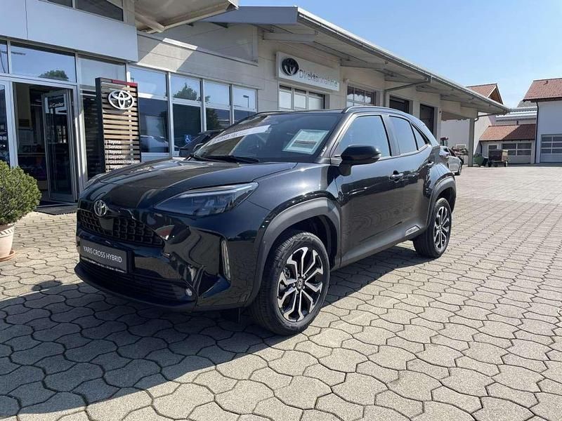 Mysticschwarz mica Neu 2025 Toyota Yaris Cross SUV | 29.999 € (Fairer Preis) - Bild 1/4