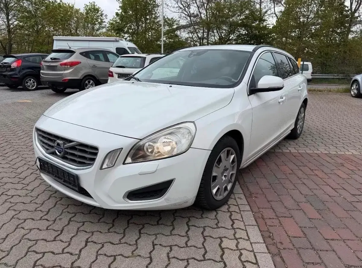 Gebraucht Volvo V60 203 PS (149 kW) 2010 Weiß Kombi