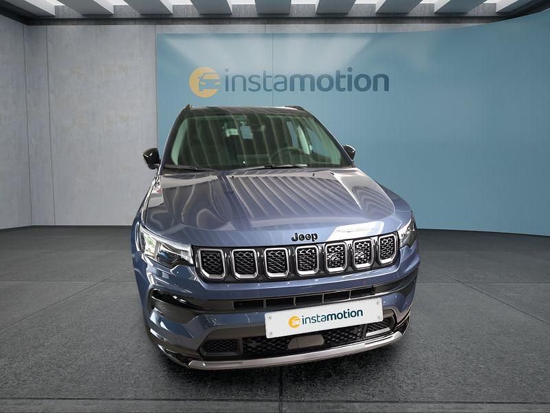 Neu Jeep Compass Summit 131 PS (96 kW) 2025 Blau SUV