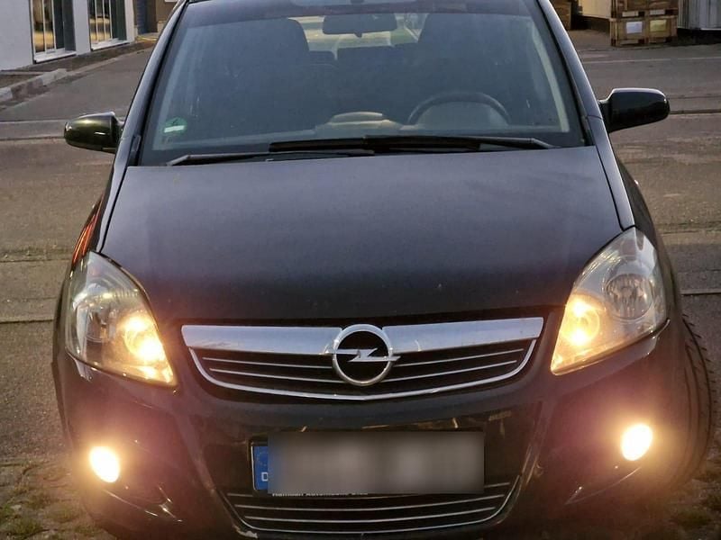 Schwarz Gebraucht 2008 Opel Zafira Kombi | 1.200 € (Superpreis) - Bild 1/4