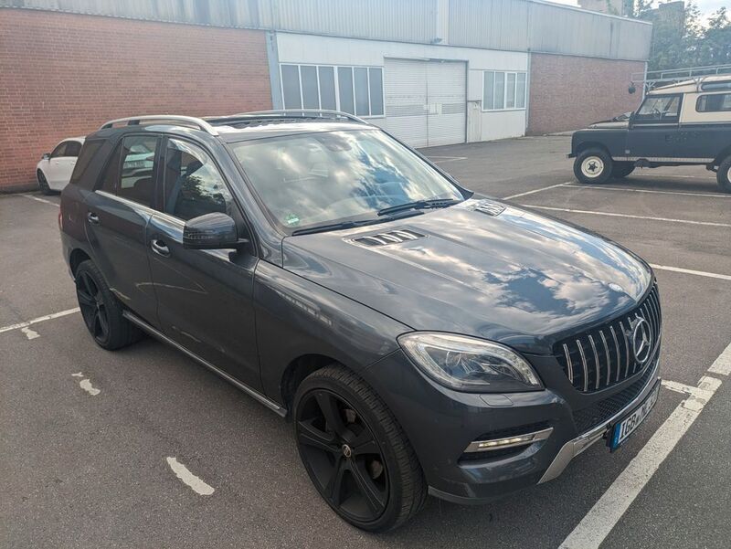 Gebraucht Mercedes ML350 258 PS (189 kW) 2013 Grau SUV
