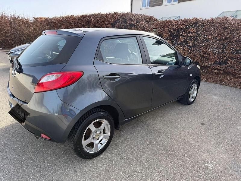 Gebraucht Mazda 2 Independence 86 PS (63 kW) 2010 Grau Kleinwagen
