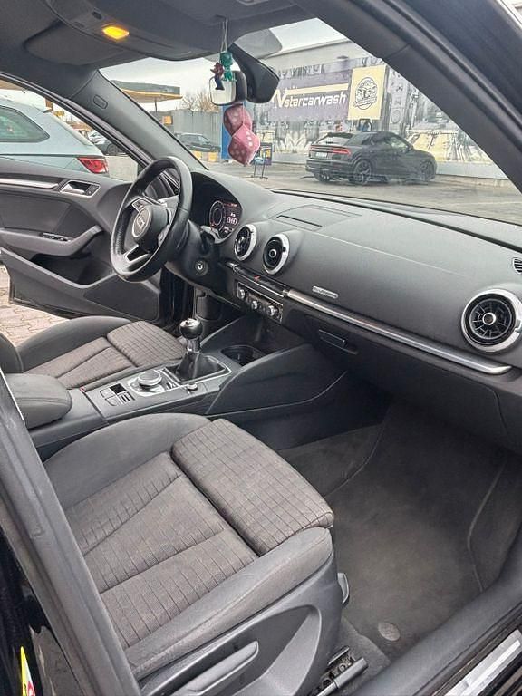 Schwarz Gebraucht 2018 Audi A3 Comfort Limousine | 12.200 € (Guter Preis) - Bild 1/4