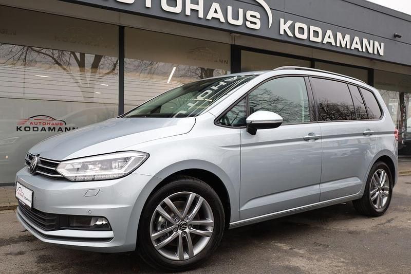 Silber Gebraucht 2025 VW Touran Comfortline Van / Kleinbus | 31.950 € (Guter Preis) - Bild 1/4