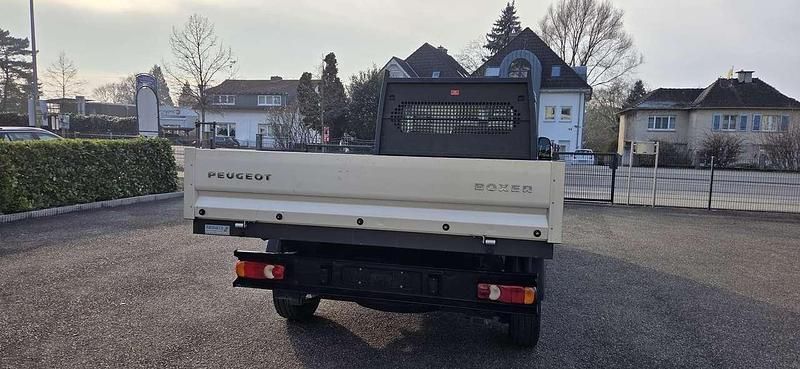 Gebraucht Peugeot Boxer 131 PS (96 kW) 2017 Farbe blau imperial/deckende Van