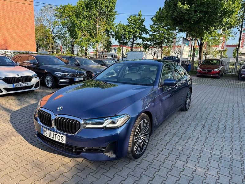 Phytonicblau Gebraucht 2021 BMW 540 Limousine | 41.749 € (Fairer Preis) - Bild 1/4