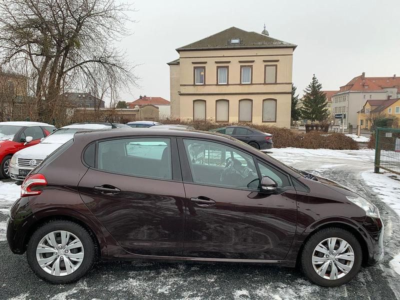 Gebraucht Peugeot 208 82 PS (60 kW) 2013 Braun Kleinwagen