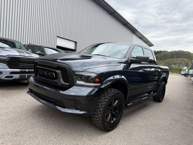 Second-hand Dodge Ram 401 CP (294 kW) 2018 Albastru Pickup