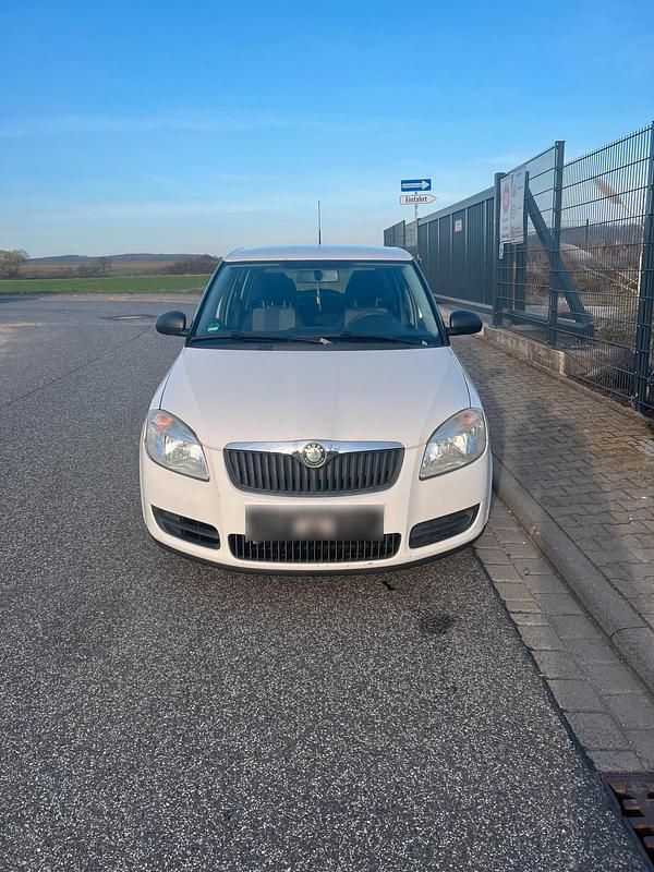 Gebraucht Skoda Fabia 60 PS (44 kW) 2010 Weiß Limousine