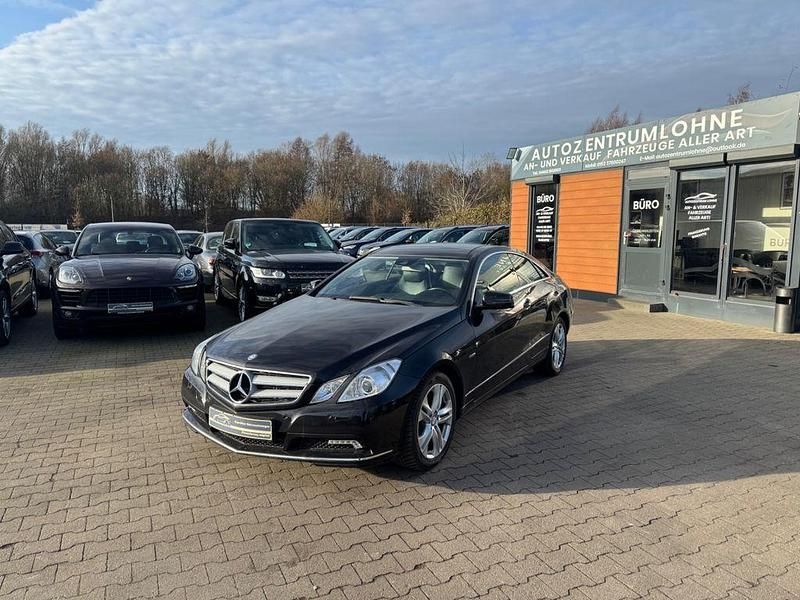 Schwarz Gebraucht 2010 Mercedes E350 Coupé | 9.990 € (Guter Preis) - Bild 1/4