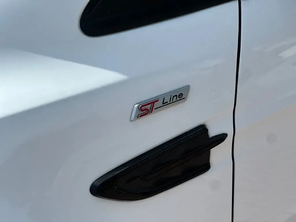 Gebraucht Ford Kuga ST-Line 150 PS (110 kW) 2017 Weiß SUV