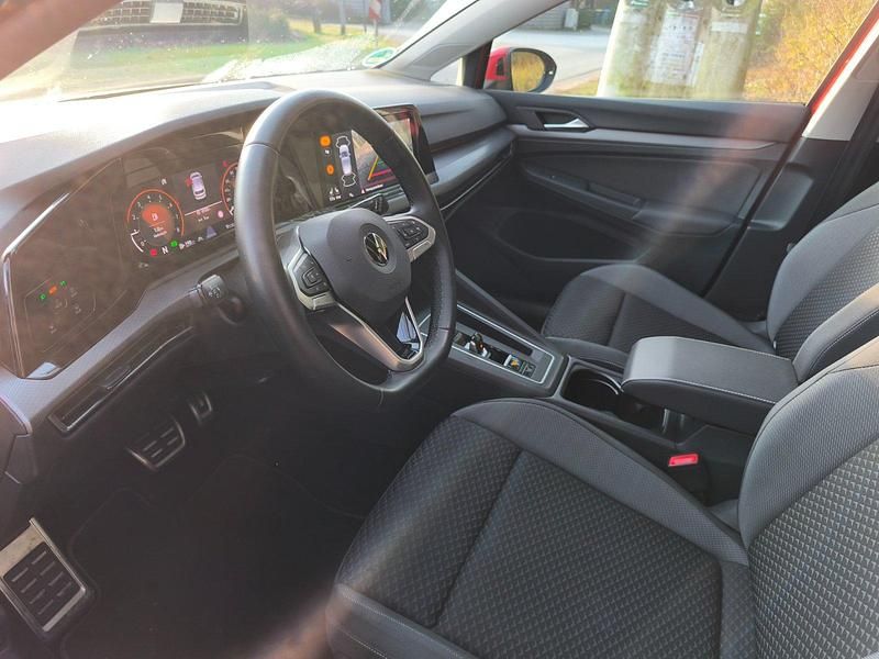 Gebraucht VW Golf VIII Active 131 PS (96 kW) 2022 Rot Kleinwagen