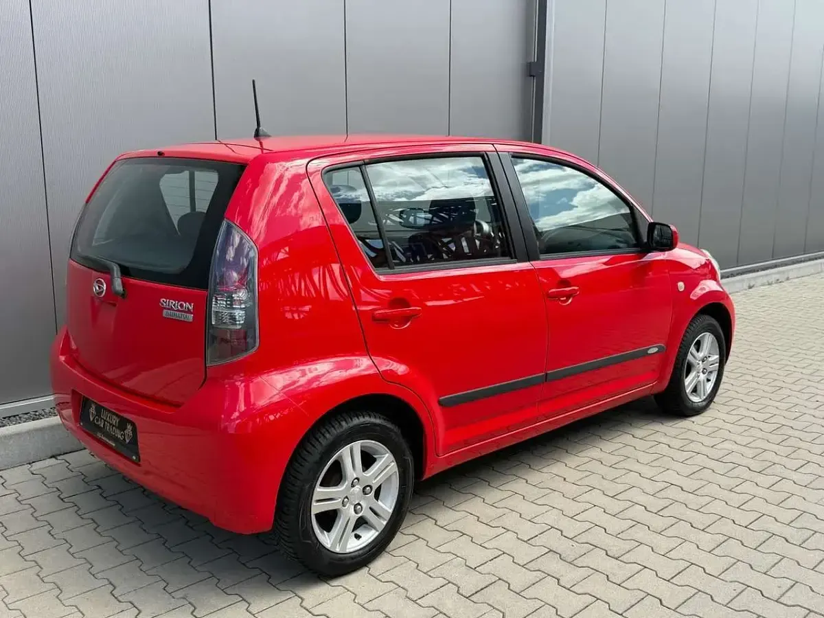 Gebraucht Daihatsu Sirion 69 PS (50 kW) 2009 Rot Kleinwagen