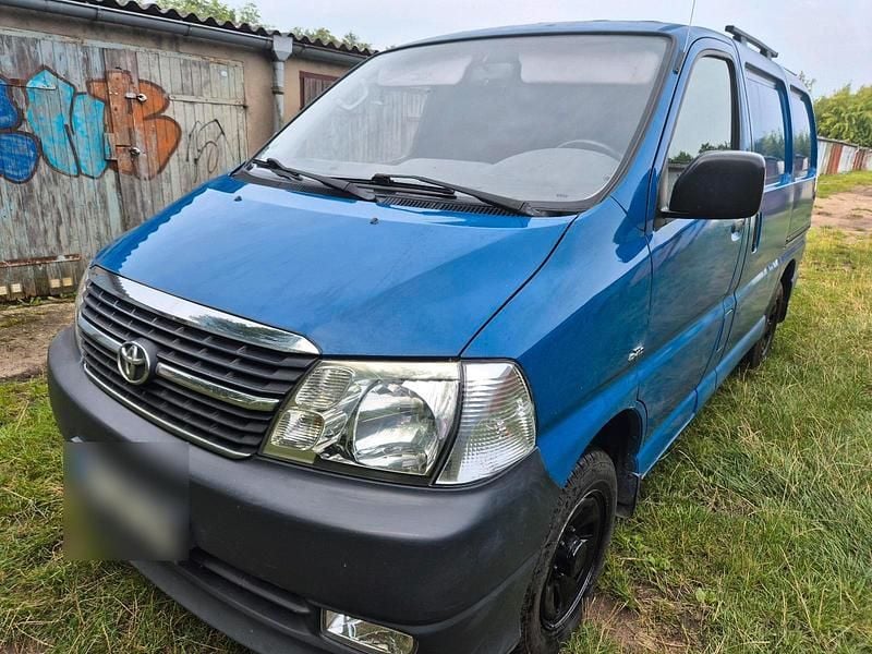Blau Gebraucht 2010 Toyota HiAce Van / Kleinbus | 12.450 € (Teuer) - Bild 1/4