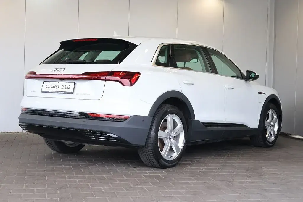 Gebraucht Audi e-tron 230 kW (313 PS) 2021 Weiß SUV